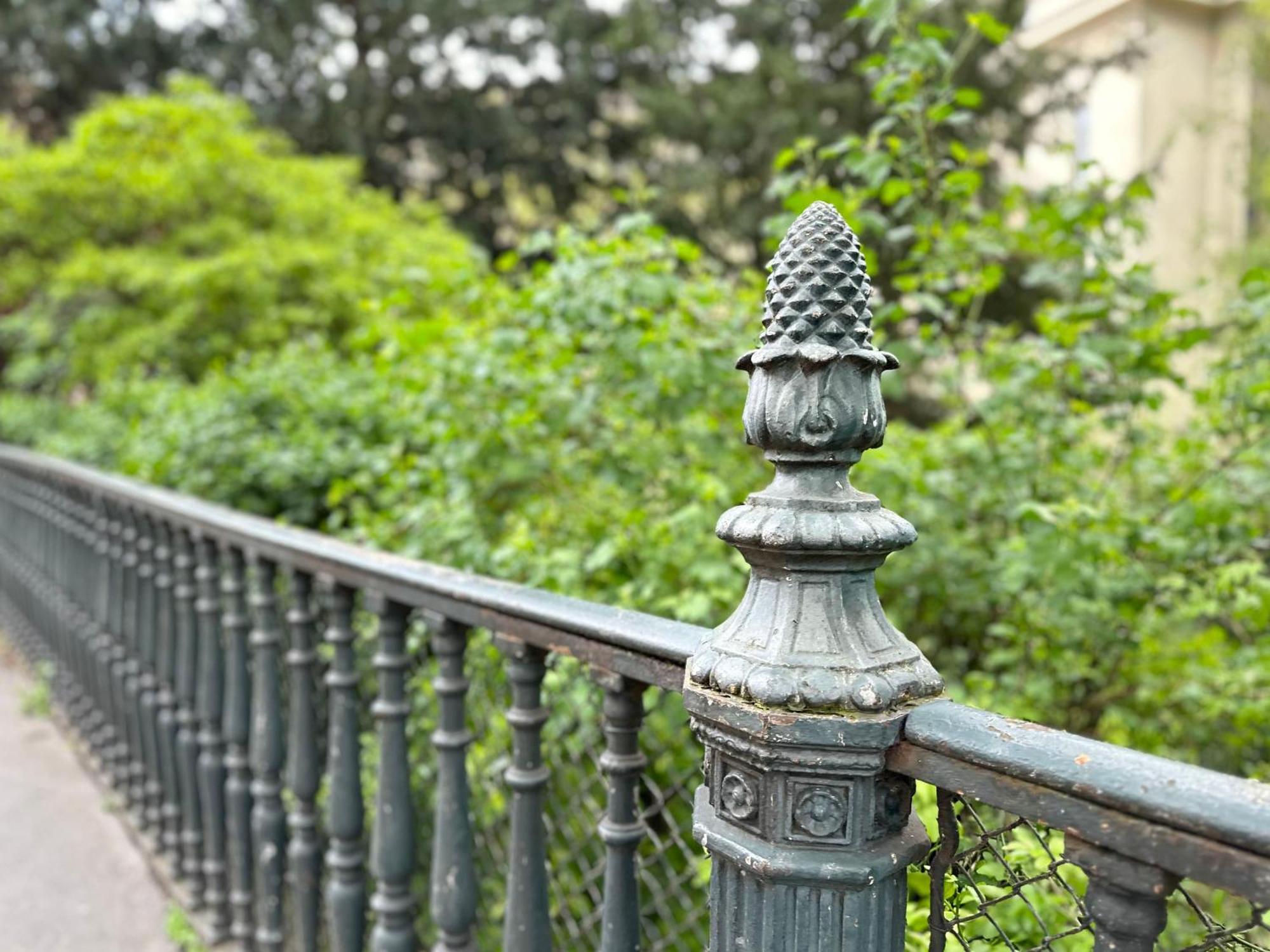 パリStylish & Chic Duplex Near Eiffel Towerアパートメント エクステリア 写真