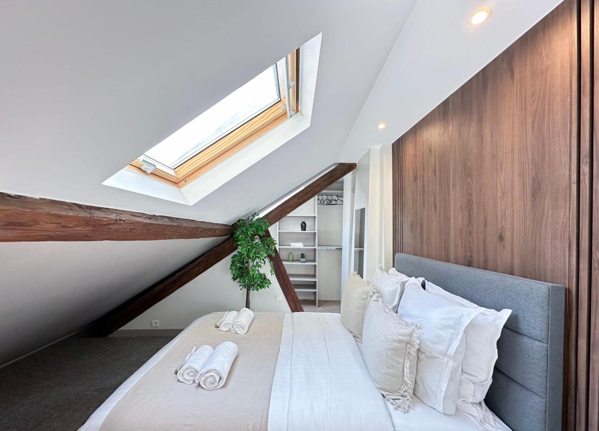 パリStylish & Chic Duplex Near Eiffel Towerアパートメント エクステリア 写真