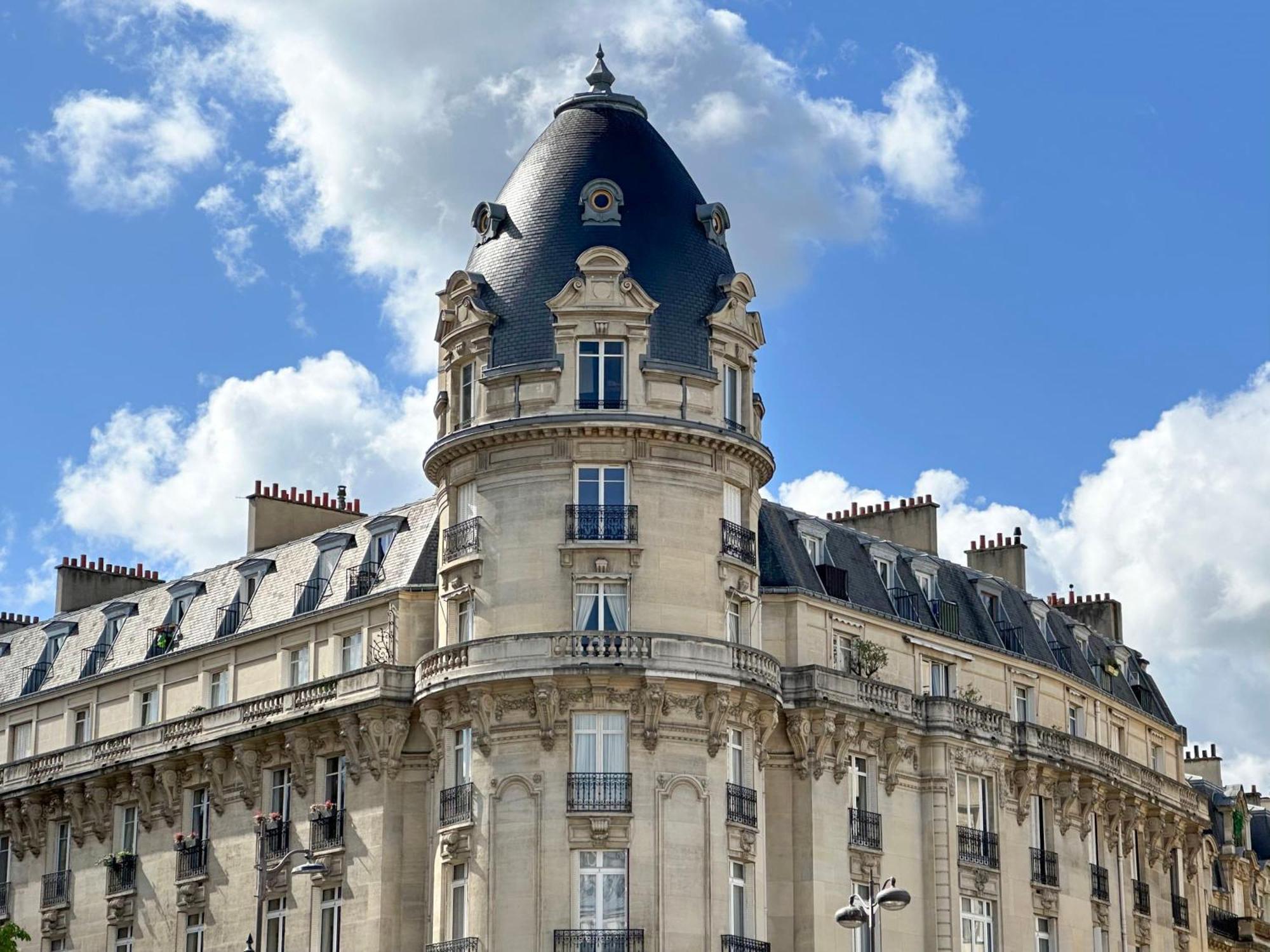 パリStylish & Chic Duplex Near Eiffel Towerアパートメント エクステリア 写真