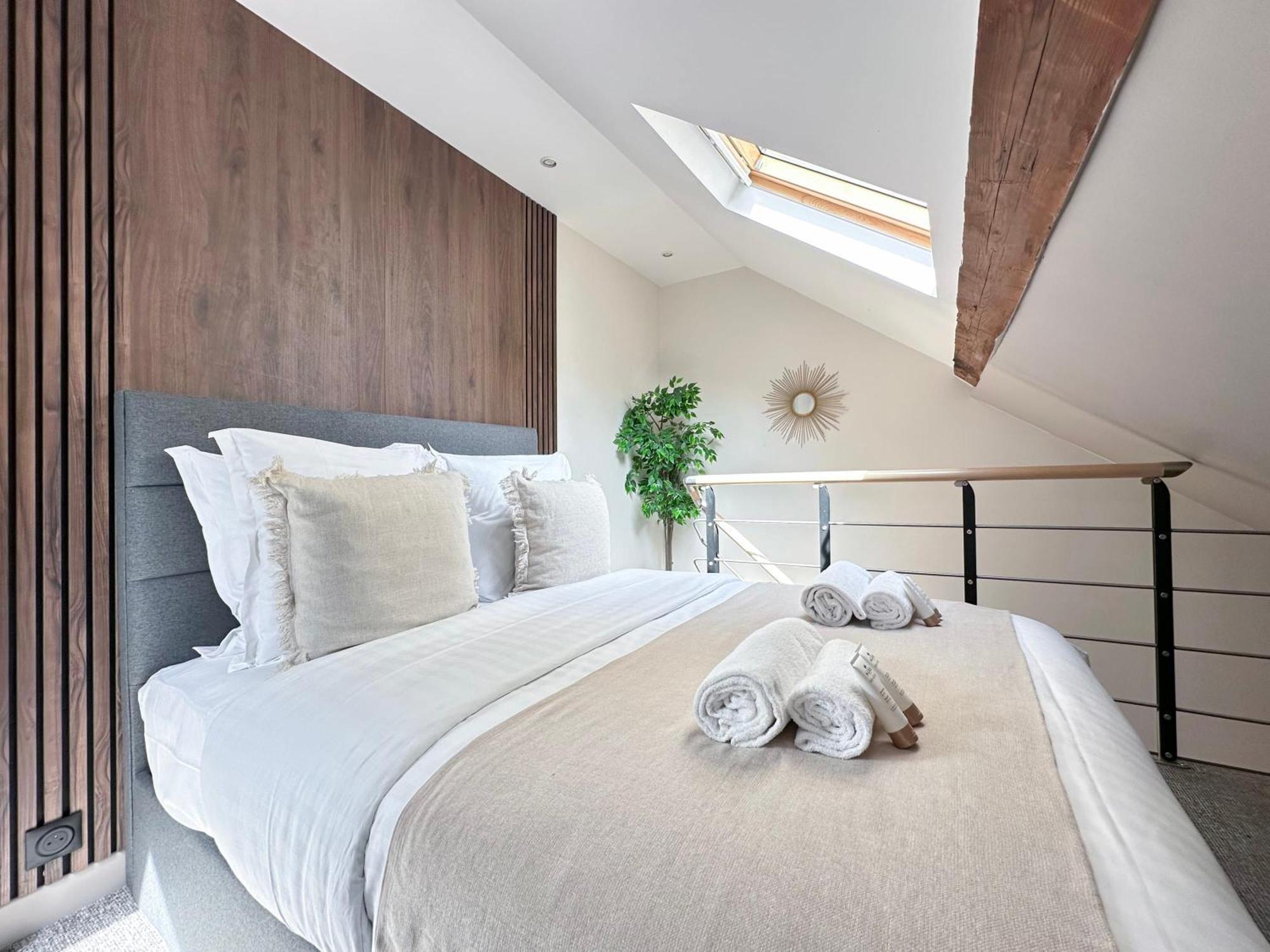 パリStylish & Chic Duplex Near Eiffel Towerアパートメント エクステリア 写真